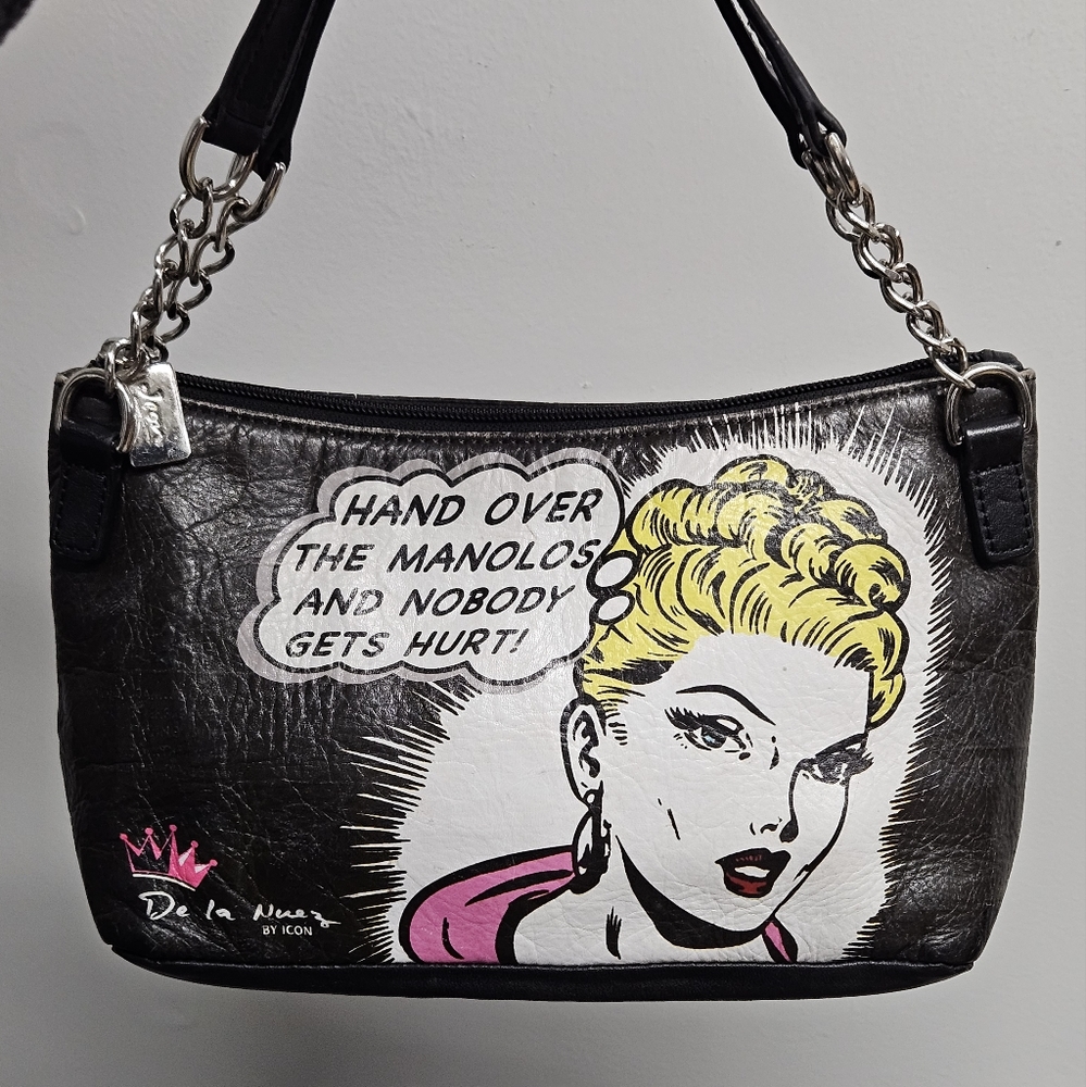 De La Nuez By ICON 𝐒𝐔𝐏𝐄𝐑 𝐑𝐀𝐑𝐄 POP ART 𝐌𝐀𝐍𝐎𝐋𝐎 LEATHER Shoulder Bag
